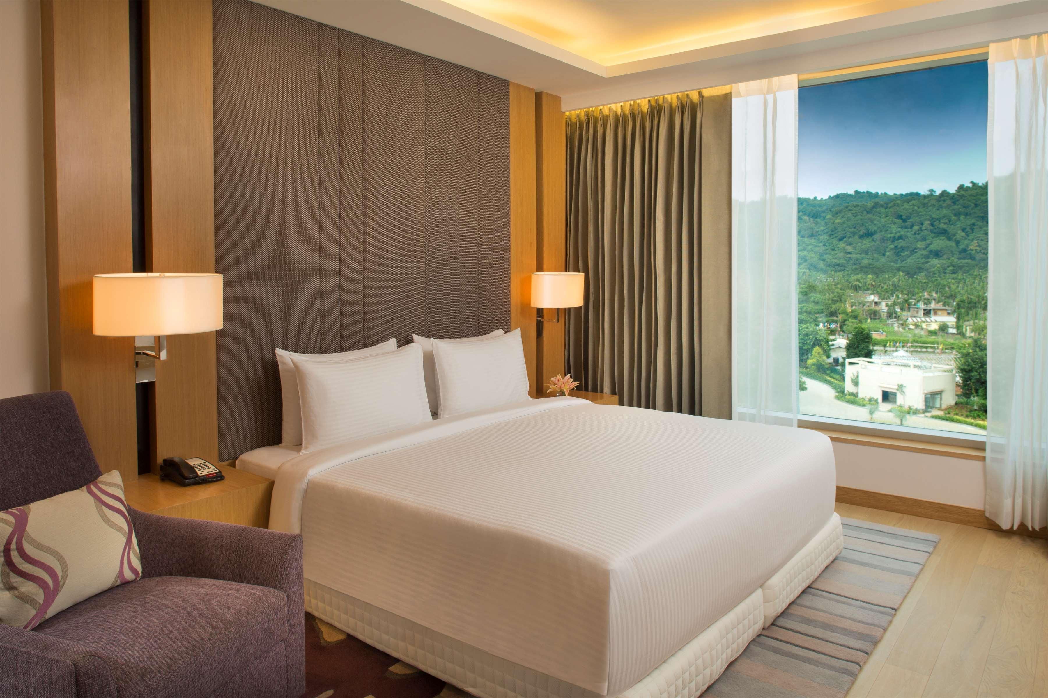 Radisson Blu Hotel Guwahati Exterior foto Deluxe Room