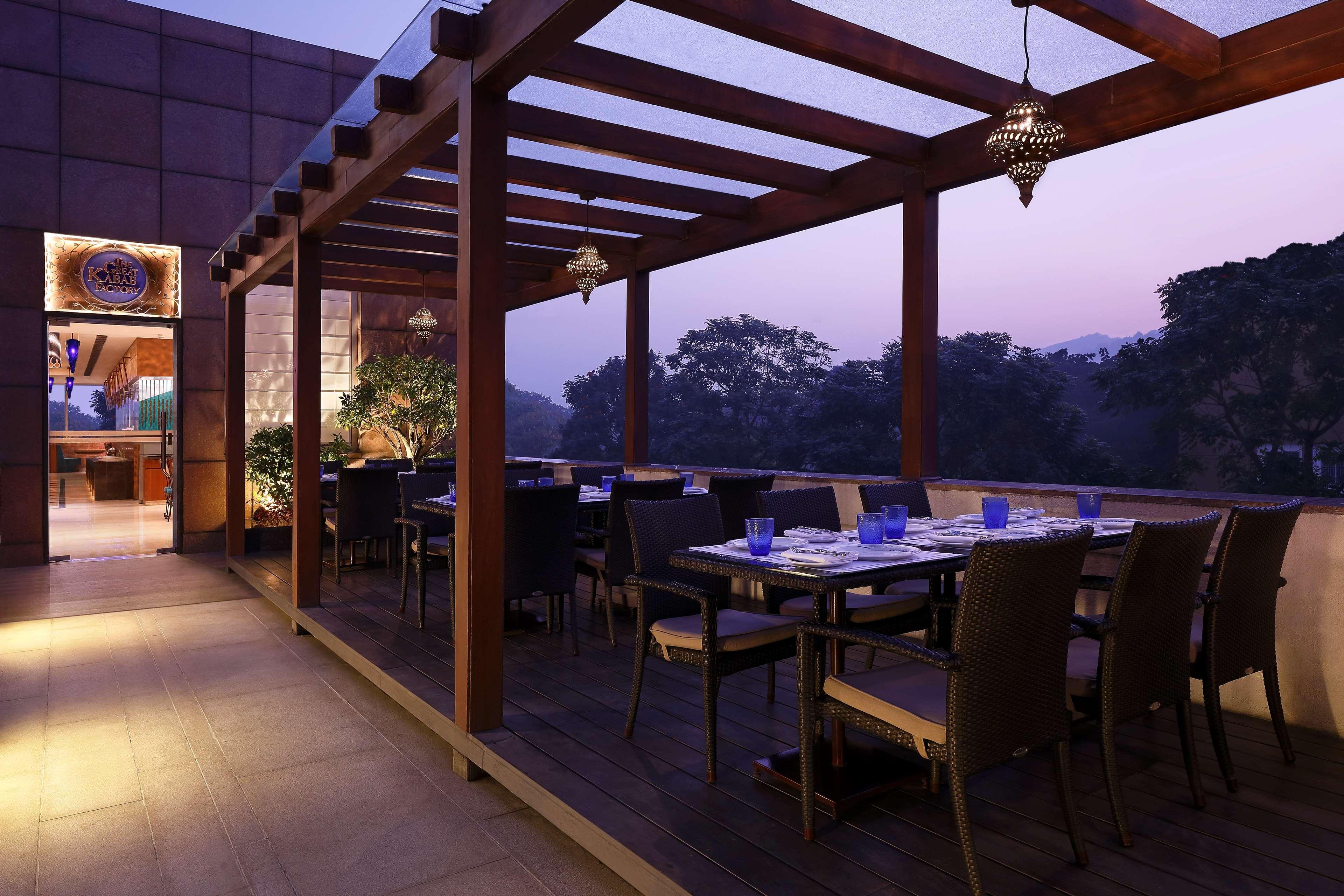 Radisson Blu Hotel Guwahati Exterior foto The Park, New Delhi